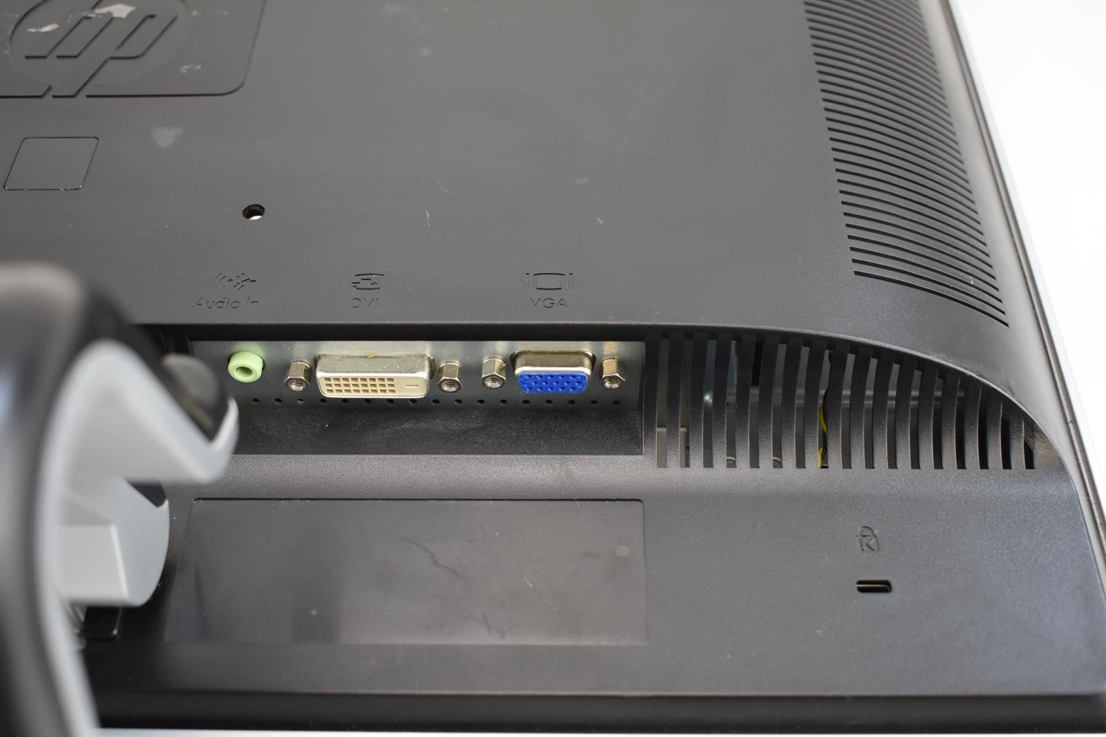 hp-hstnd-2281-l-monitor-20-1680-x-1050-sku-2304